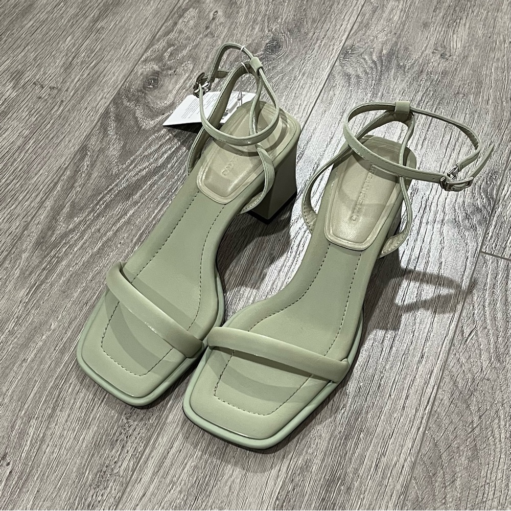 **SOLD** URBAN REVIVO Strappy Block Heel Sandals